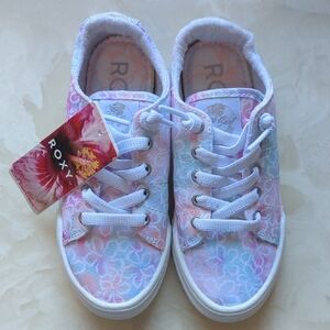 Roxy Surfstride Pastel Floral Sneakers Girls Size 1 NWT